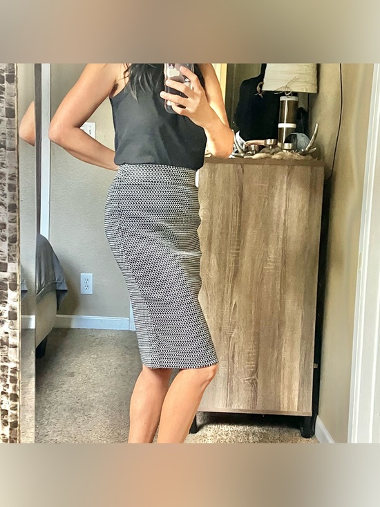 Elle Dresses & Skirts - Elle pencil skirt